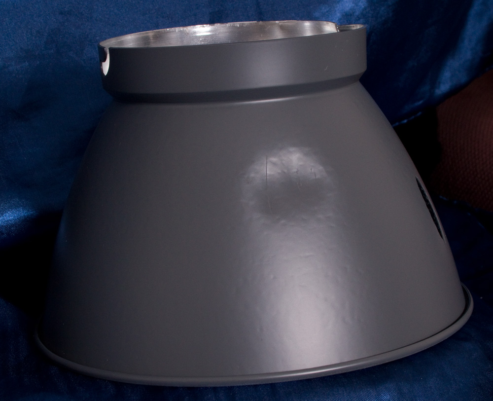 EX300 reflector with dent and scratches on side EX300 reflector with dent and scratches on side